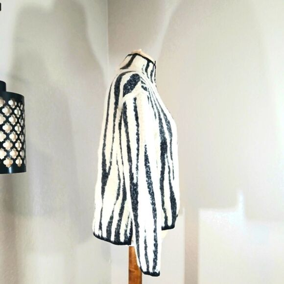 Anthropologie Cindy Eyelash Pullover Size XS - Picture 3 of 10